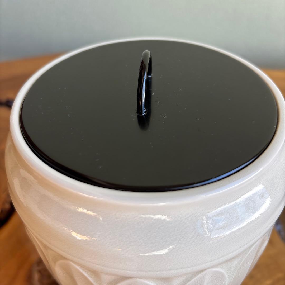 牙黄磁 しのぎ共蓋水指 加藤渓山作 茶道具 共箱