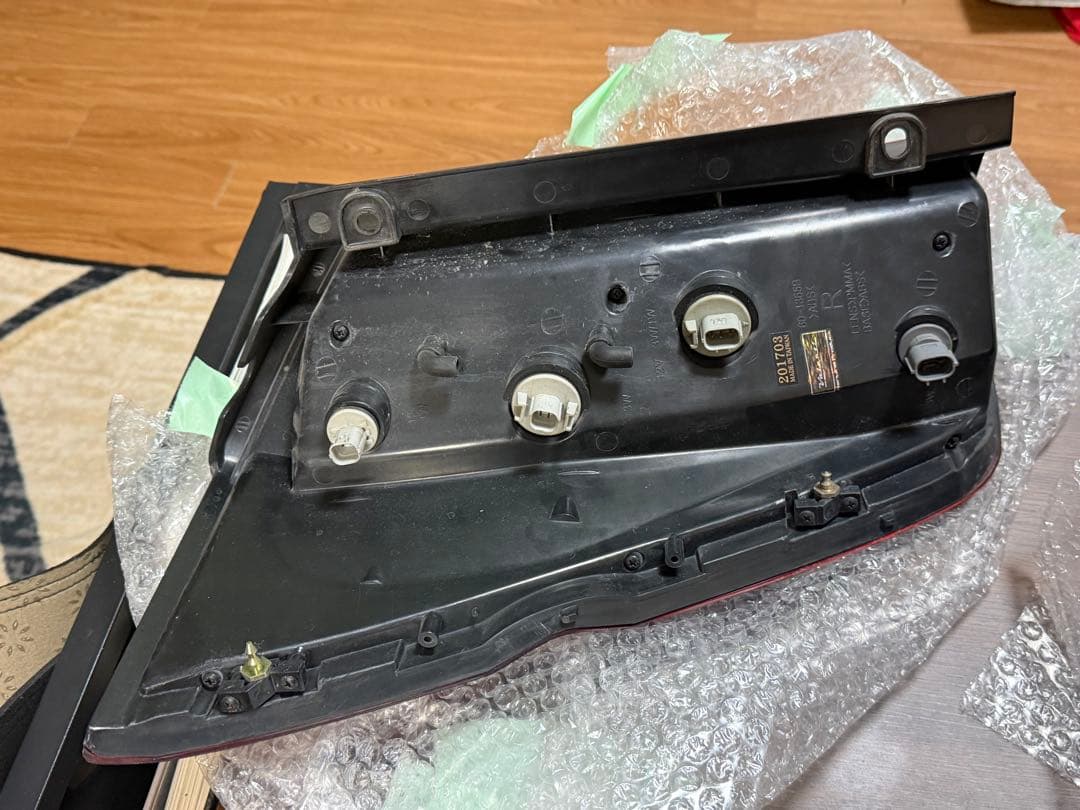 超美品⭐︎ステップワゴン rk用ヴァレンティテールランプ 赤/クリア ⭐︎