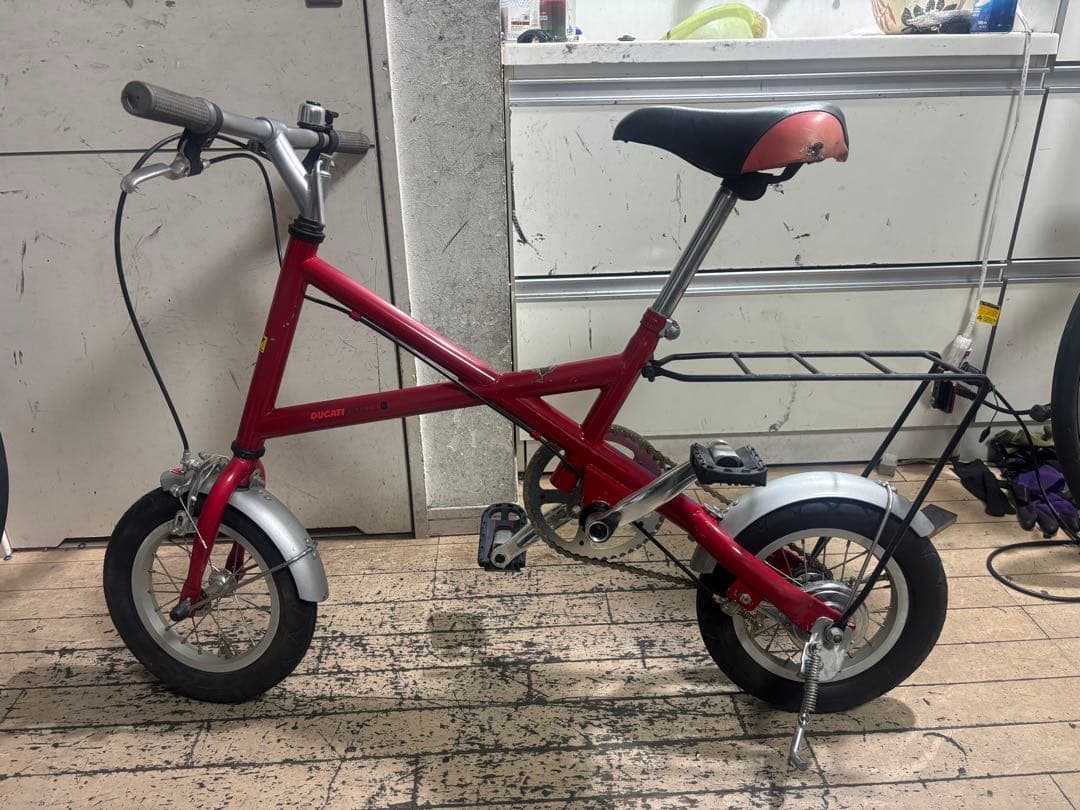 DUCATI MINI ハンドル部の折りたたみ自転車 赤