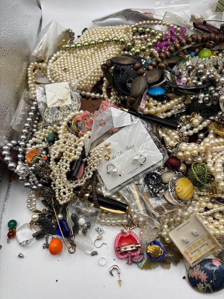 4kg イミテーション　まとめ　アクセサリー　メッキ　パール　18K含　⑩　遺品