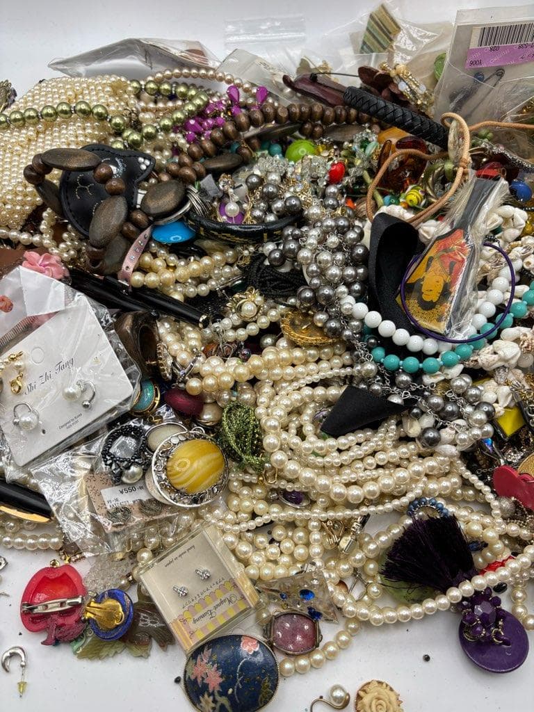 4kg イミテーション　まとめ　アクセサリー　メッキ　パール　18K含　⑩　遺品