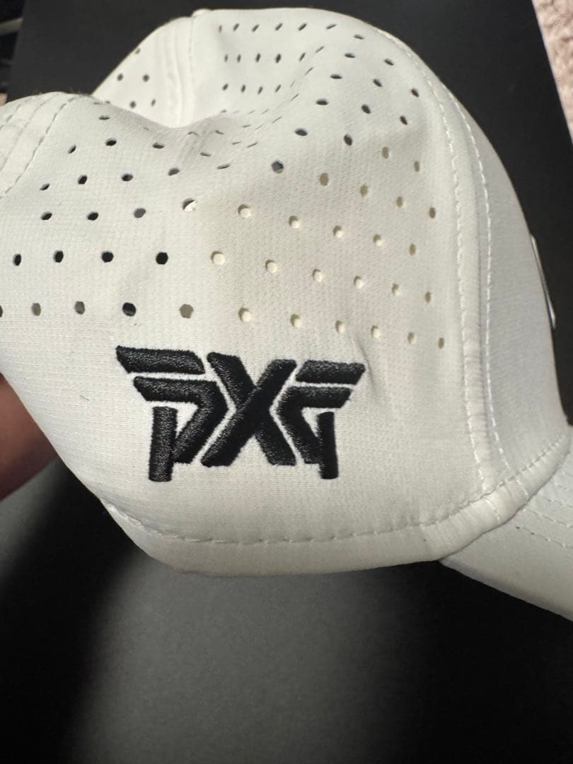 PXG 帽子2個セット　黒白　ボール　マーカー　ボール付き