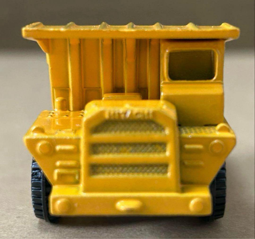トミカ 日立 DH321 ダンプカー 山吹色