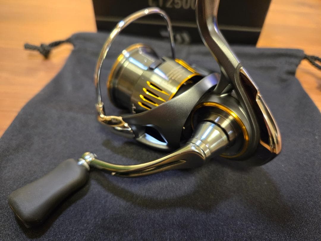 ダイワ DAIWA 23エアリティー LT2500S 25年10月新品購入品