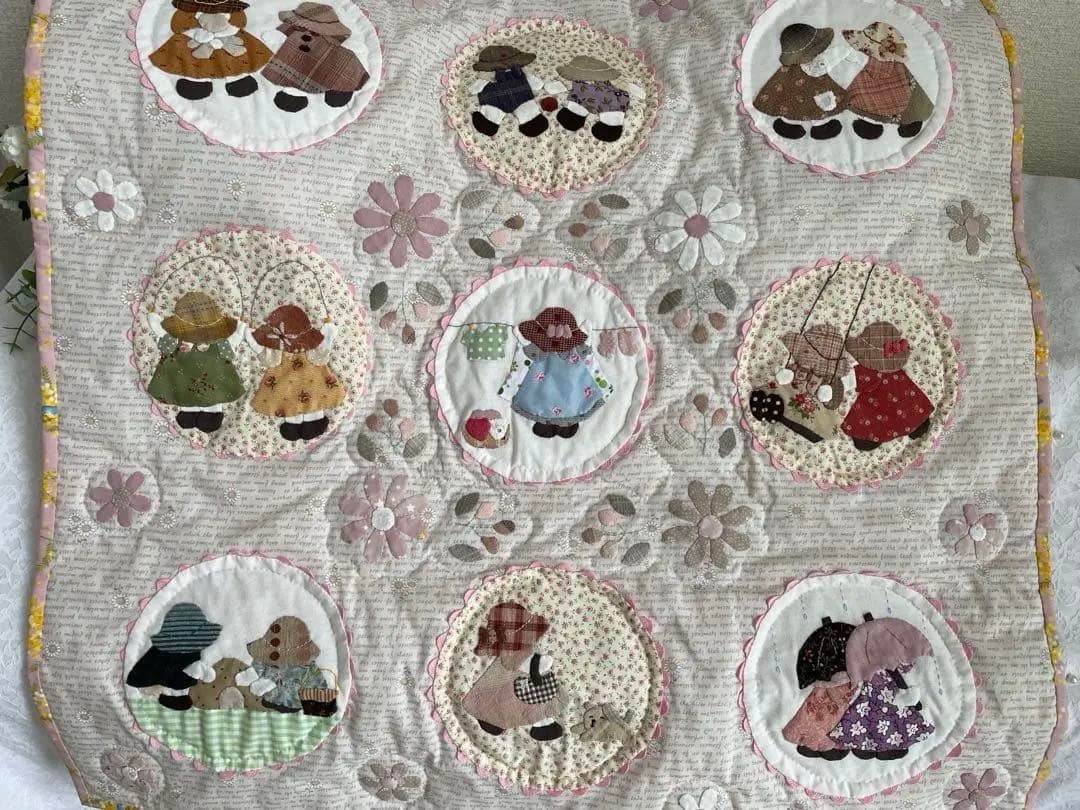 ★スーちゃんとお花のタペストリー★ハンドメイド・パッチワーク