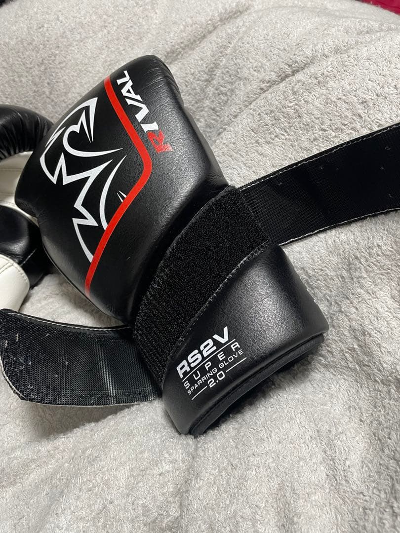 RIVAL RS2V スパーリンググローブ