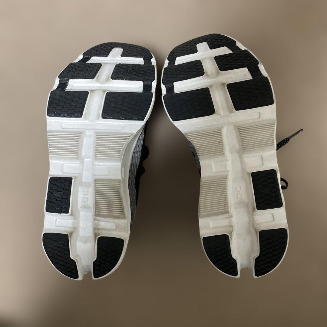 Onクラウドモンスター黒25.5センチ