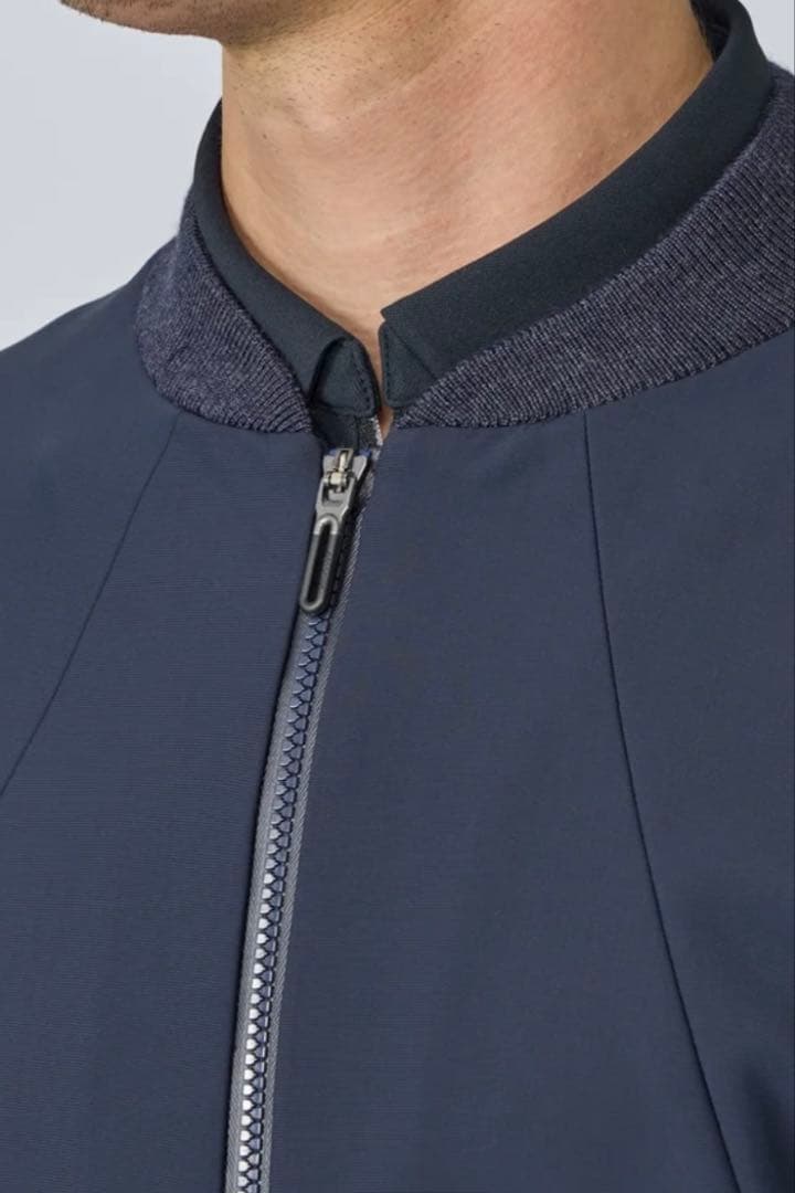 デサントゴルフ　防風裏地付きハイブリッドフルジップセーター　ネイビー