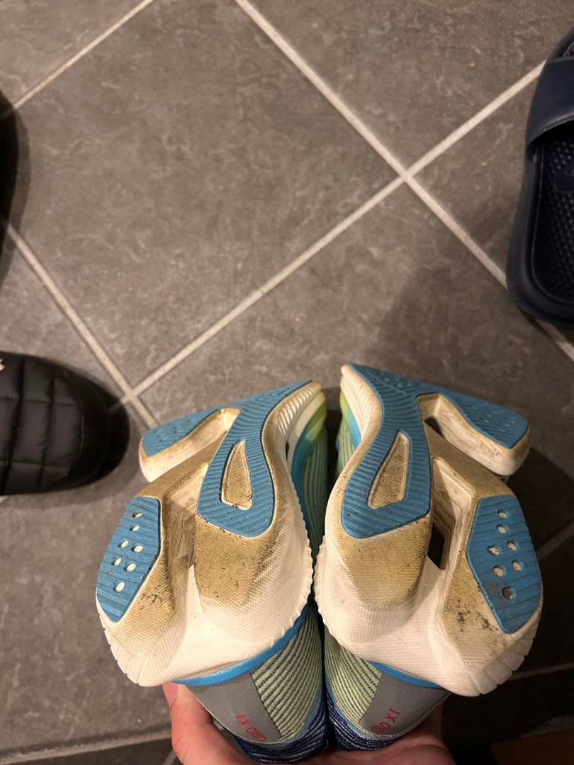 スパイク・シューズ HOKA CIELO X1