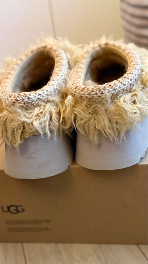 新品UGG Fluff Momma Sugar Tasmanファーモカシン6