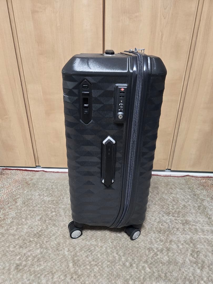 サムソナイト　ポリゴン　スーツケース