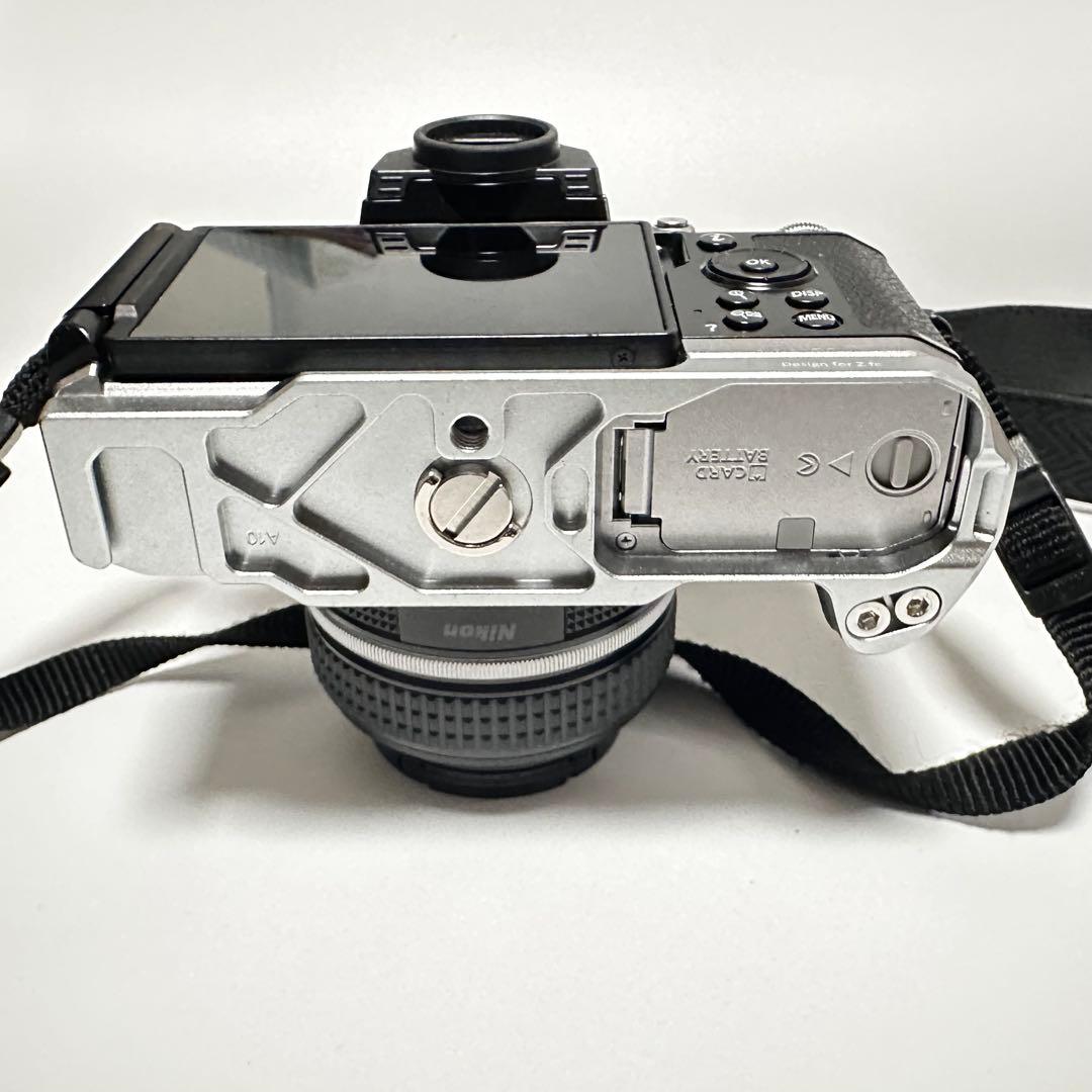 Nikon Zfc 28/2.8 SE Kit SmallRig グリップ付