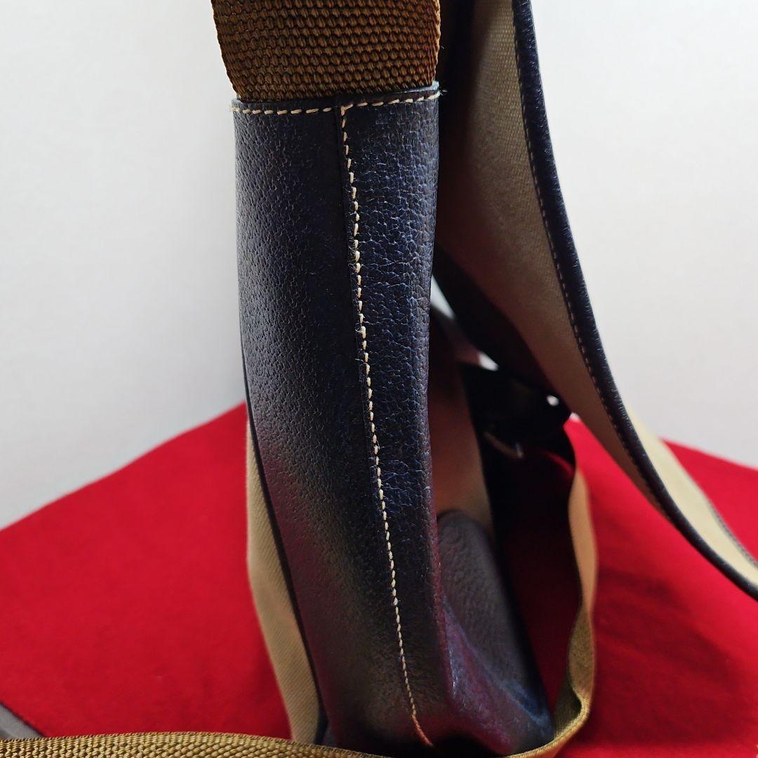 PRADA プラダ メッセンジャーバッグ ショルダーバッグ 3角ロゴ 希少