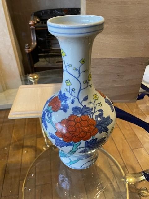 花柄の陶器花瓶