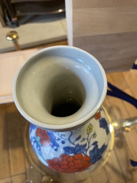 花柄の陶器花瓶
