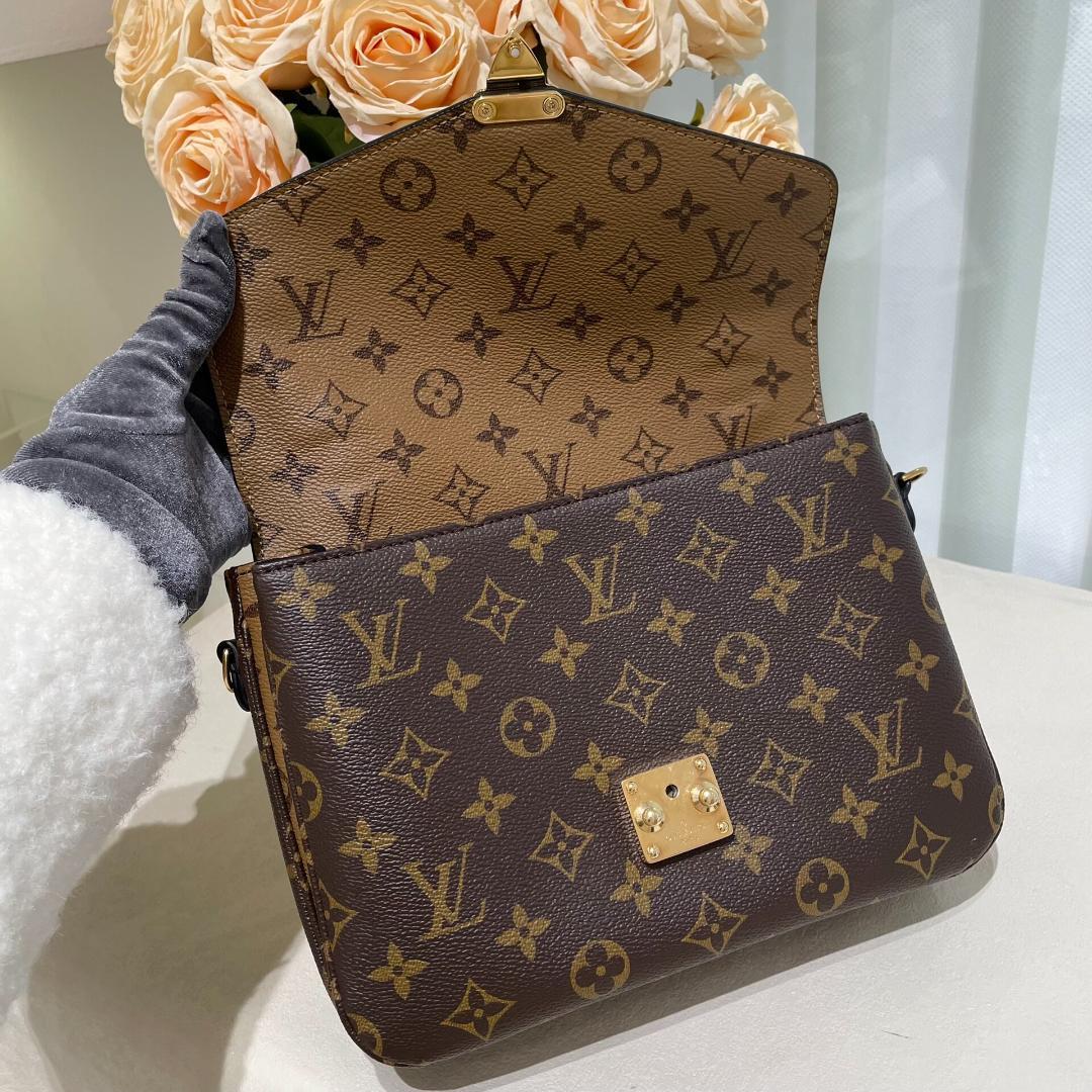 Louis Vuittonリバース ポシェット メティス M41465