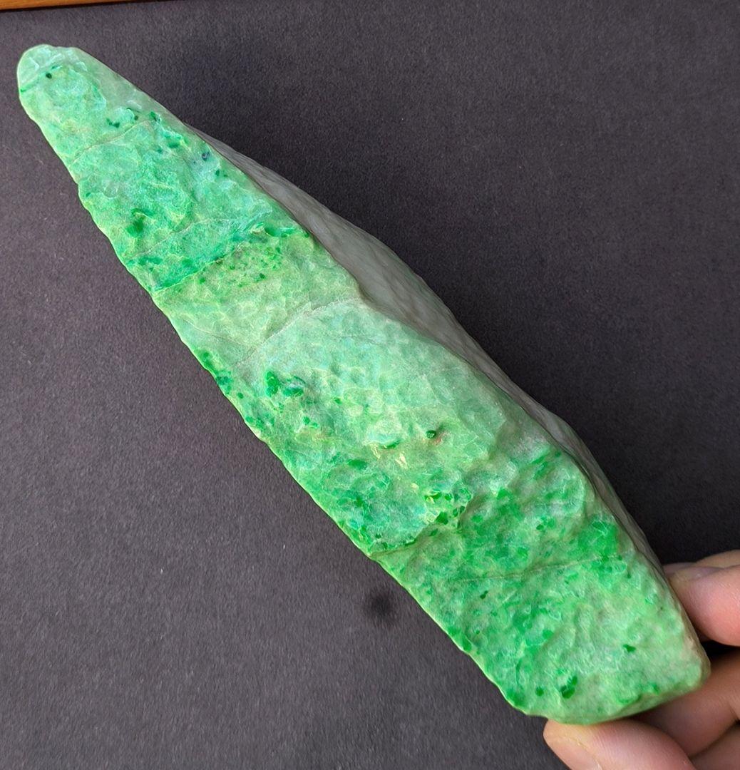 天野太郎【極上】ミャンマー産翡翠の原石(807ｇ)