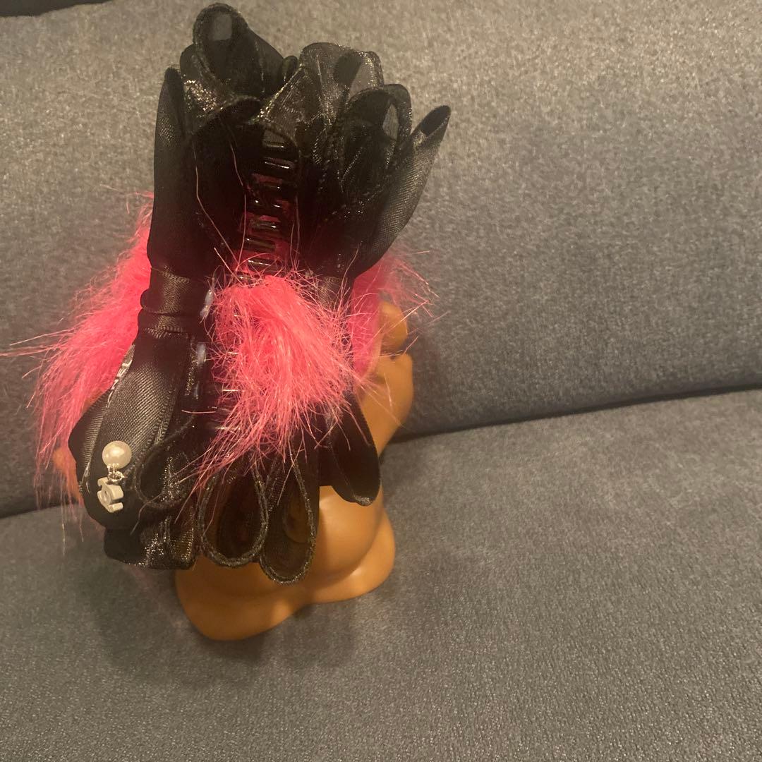 大きめドット　ブラックりぼん　チャームつき　バナナクリップ ヘアアクセサリー