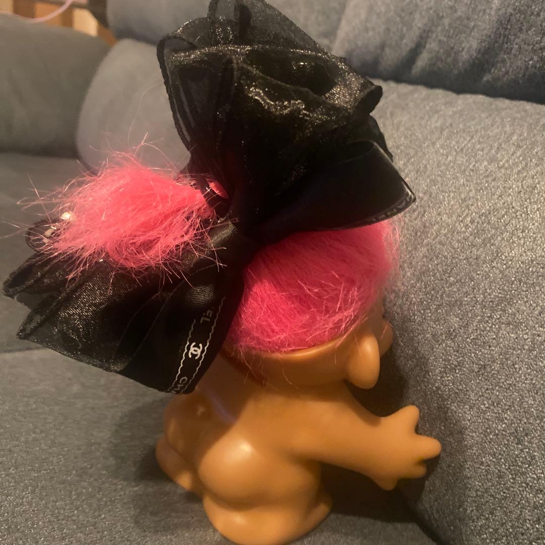 大きめドット　ブラックりぼん　チャームつき　バナナクリップ ヘアアクセサリー