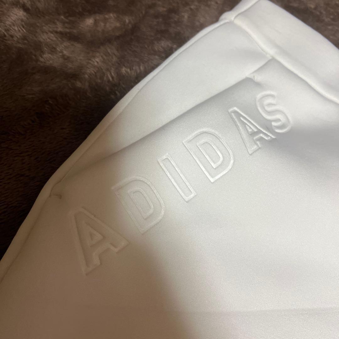 adidas レディース セットアップ　ホワイト