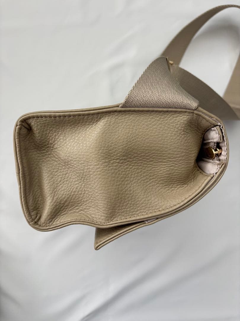 【美品 】ear PAPILLONNER ワイドテープ ショルダーバッグ レザー