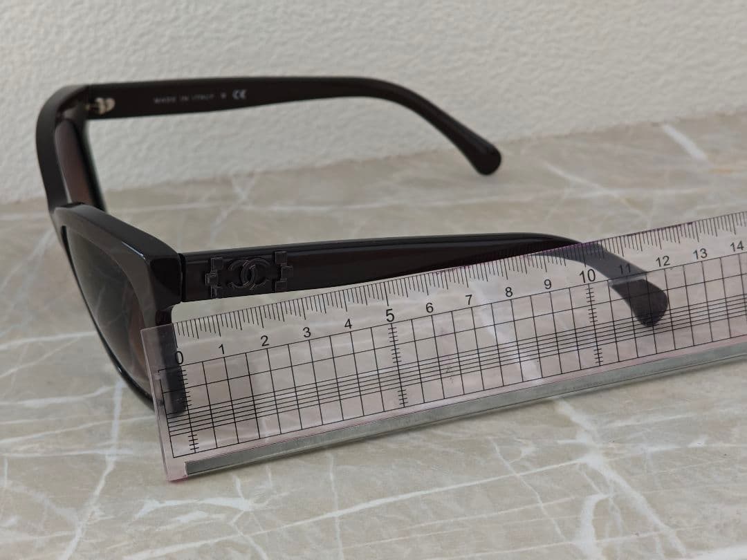 Chanel ブラウン サングラス