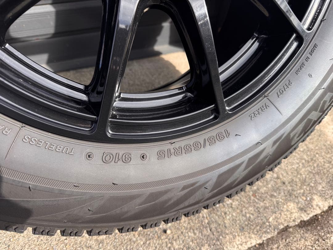 15インチ スタッドレスホイールセット ブリザックVRX2（80ノアヴォクシー）