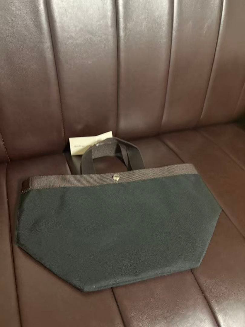 ひ*ん様 エルベシャプリエ 707c ブラック舟形 トートバッグ Mサイズ　A4