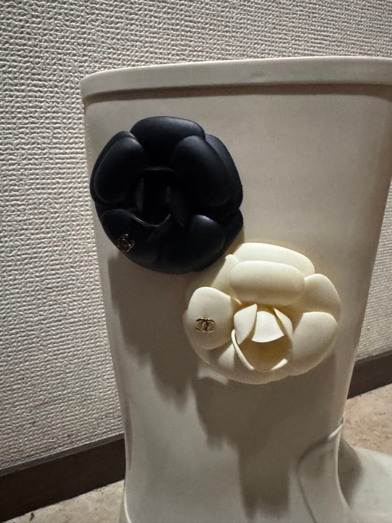最終価格！CHANELホワイト カメリアレインブーツ 花モチーフ