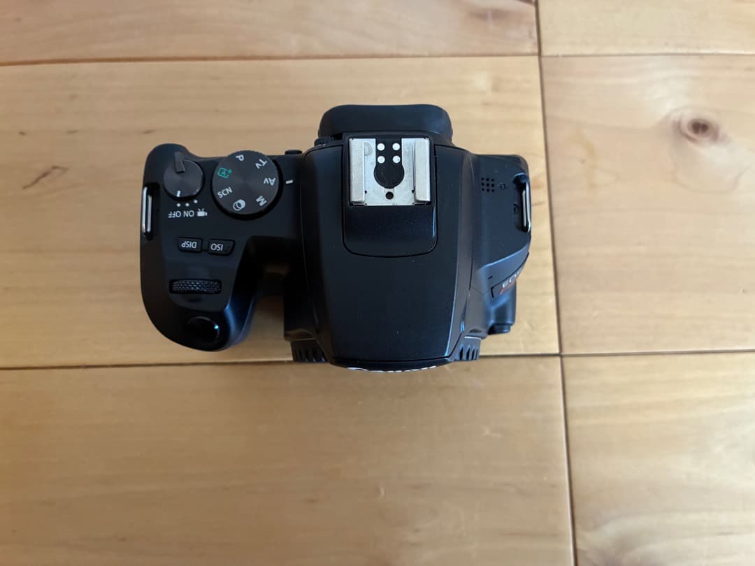 美品Canon EOS Kiss X10 標準&望遠(新品)ダブルレンズkit