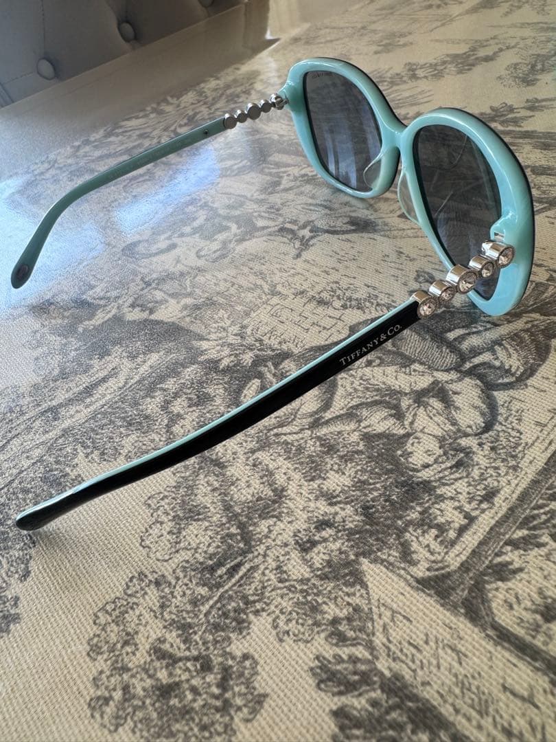 Tiffany & Co. ☆ブラック　サングラス ☆