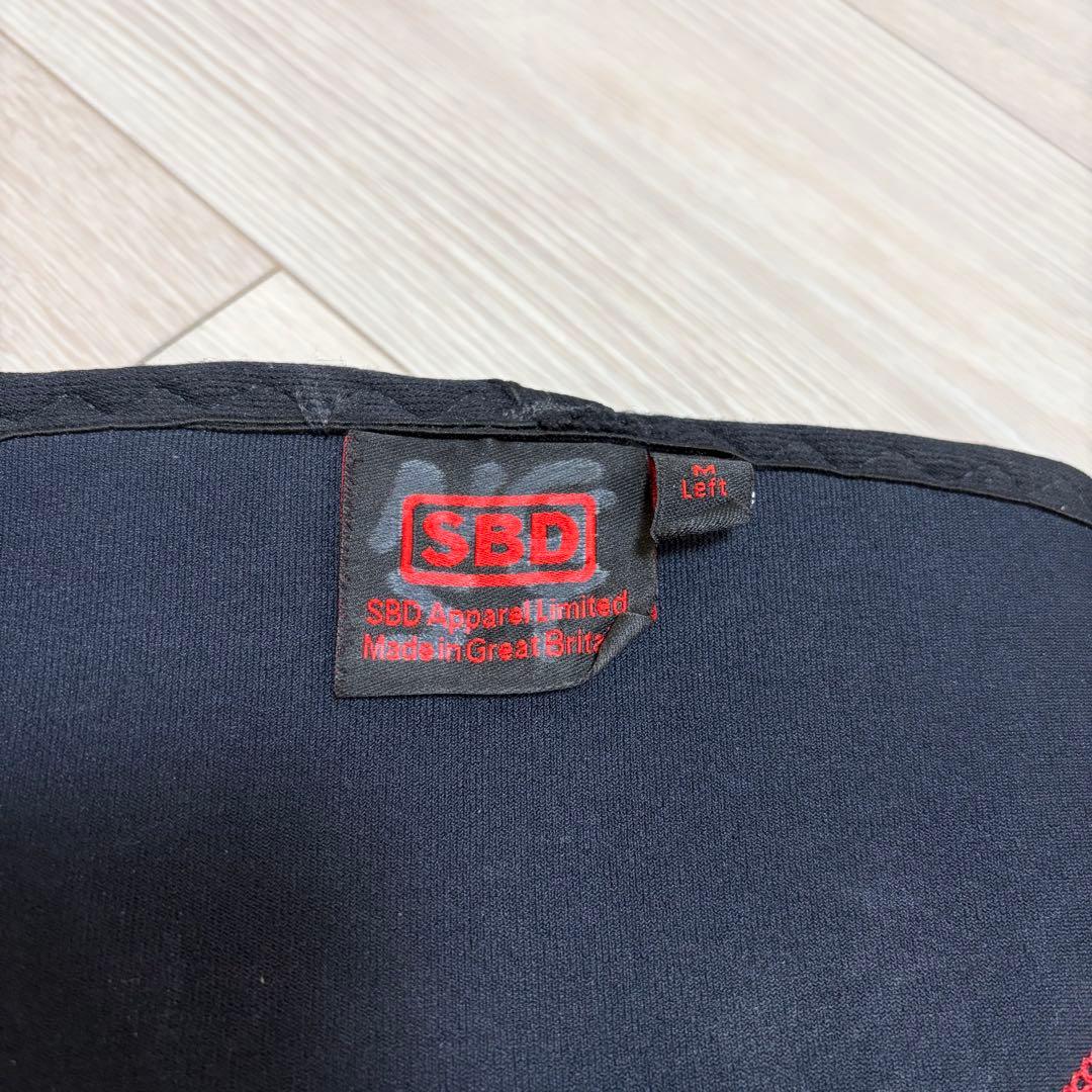 SBD ニースリーブ　Mサイズ ブラック/レッド