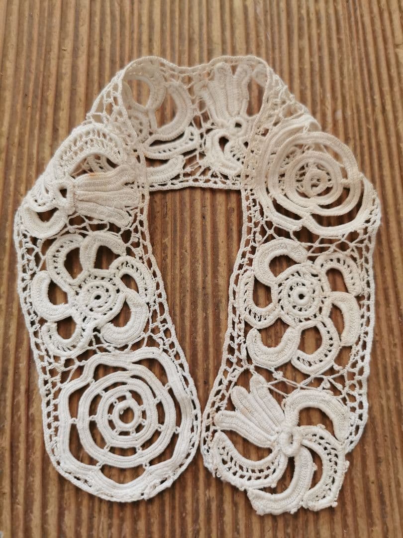 アンティーク アイリッシュクロシェレース 草原の花 多層手編みランナー 付け襟