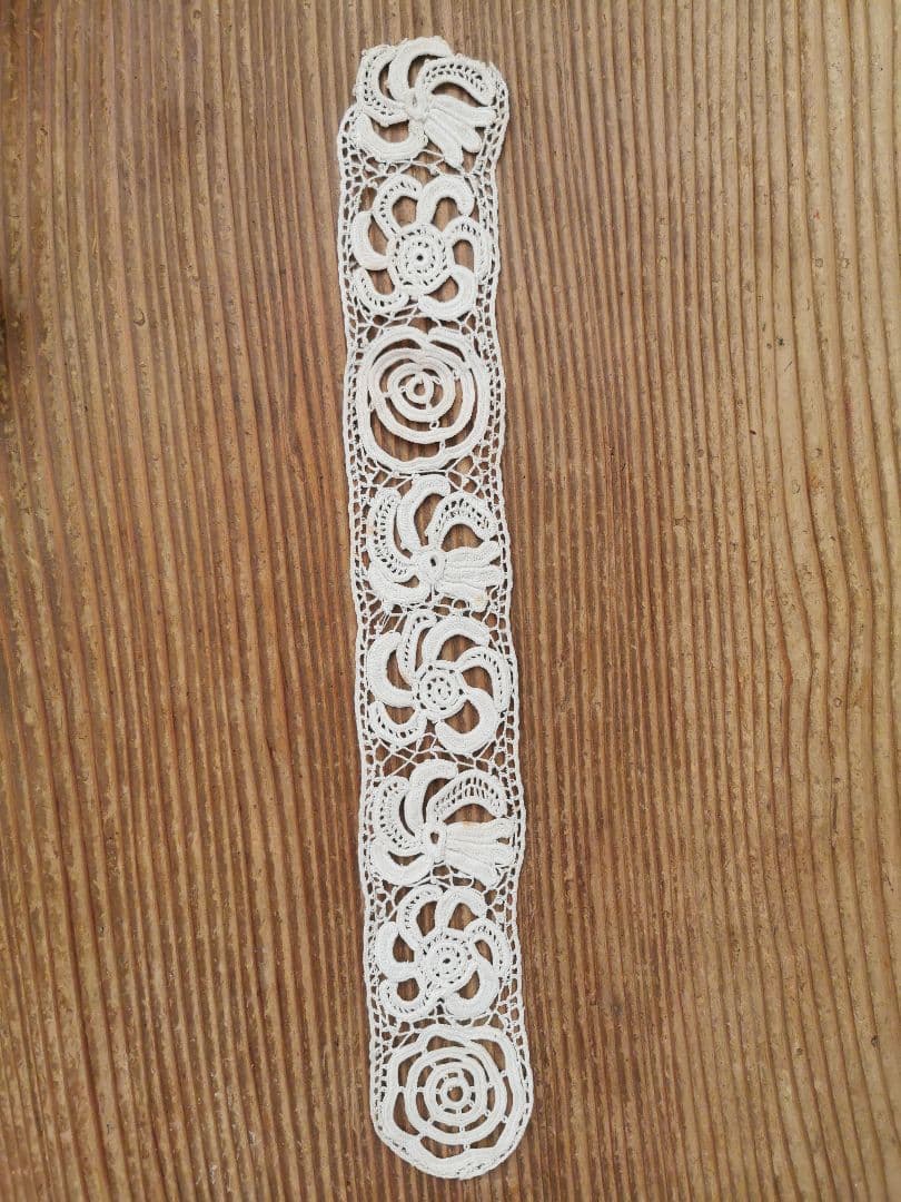 アンティーク アイリッシュクロシェレース 草原の花 多層手編みランナー 付け襟