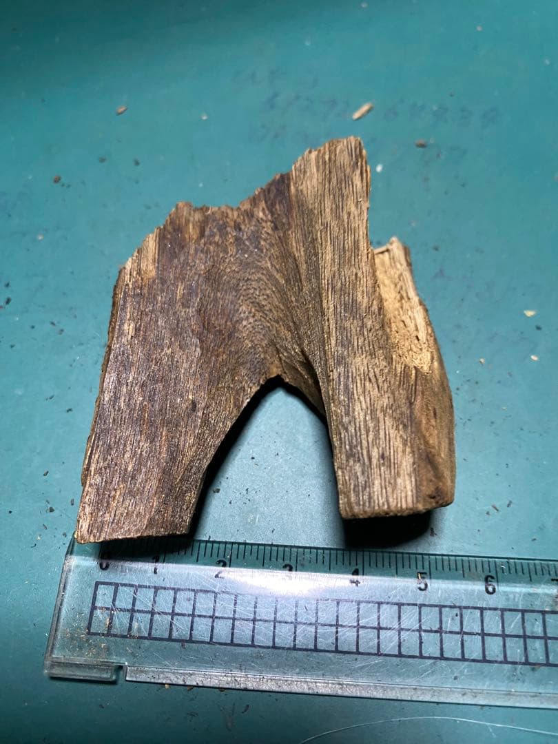 特選ベトナム産 沈梗15.5g / 沈香 香木 お香 伽羅 羅国