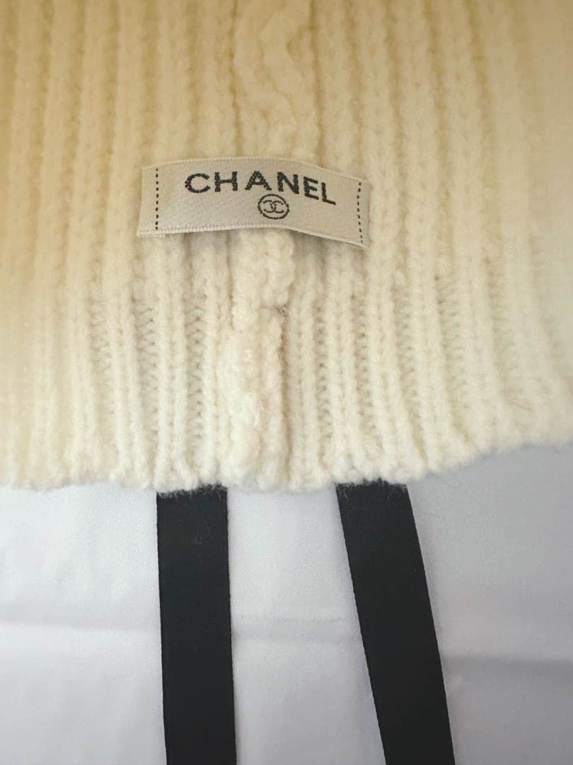 CHANELリボン付きホワイトニット帽新品