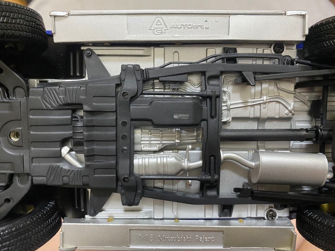 ミニカー AUTOart Mitsubishi Pajero 1/18