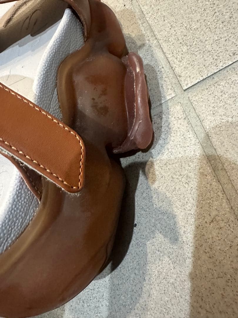 グラウンズ　サンダル