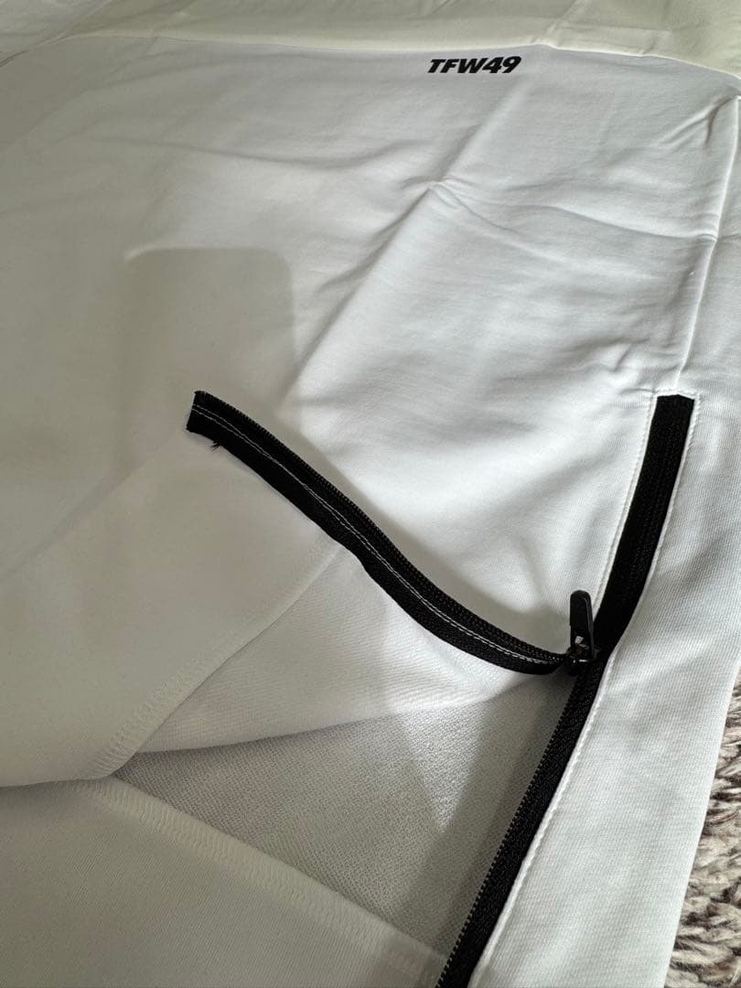 SIDE ZIP HALF MOCKNECK ホワイト　Lサイズ