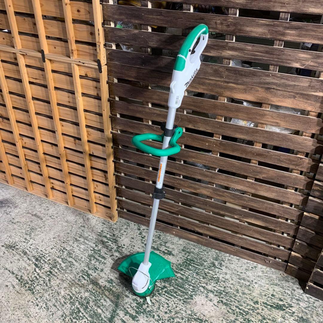 K019 makita マキタ 充電式草刈機 MUR100DSH 草刈り