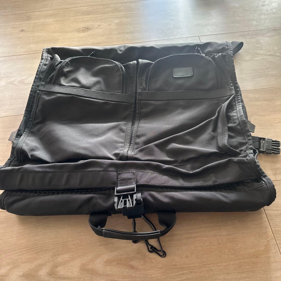 TUMI ガーメントケース