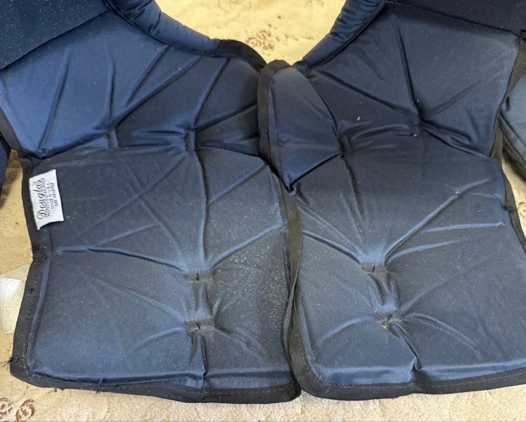 アメフト　アイスホッケー　ショルダー　防具　ダグラス