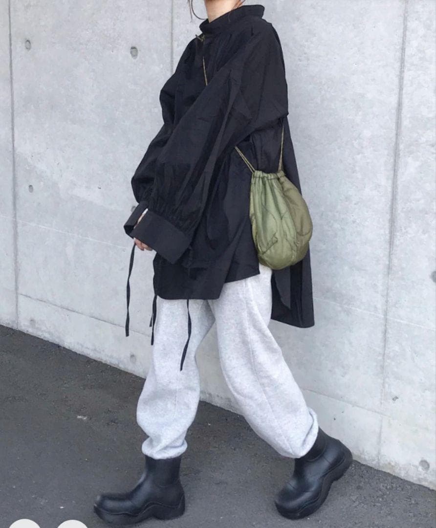 美品 BOTTEGA VENETA (23cm) ボッテガ パドルブーツ 緑