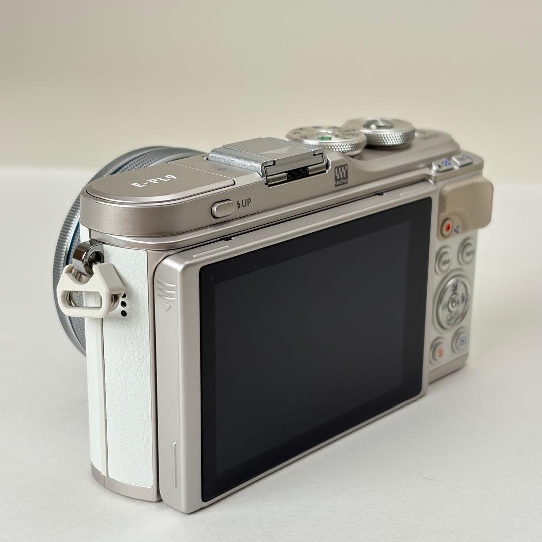 OLYMPUS PEN E-PL9 ダブルズームキット　784