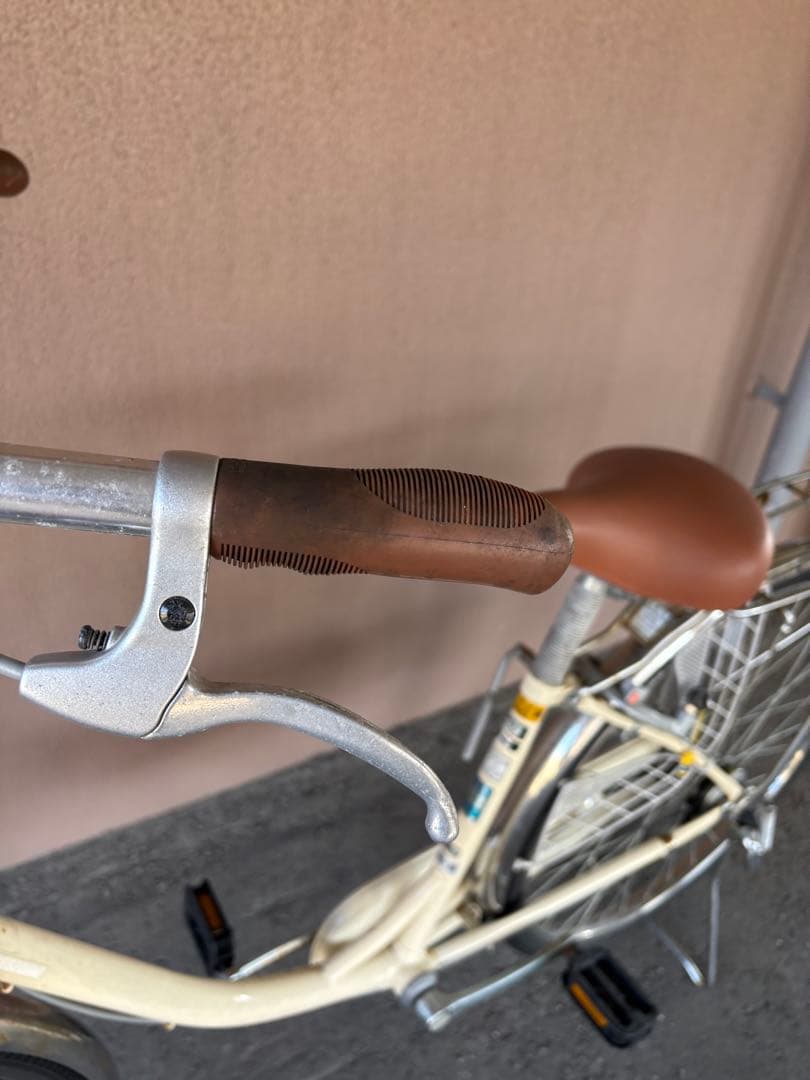 シティサイクル クリーム色 ブラウンサドル　ブリヂストン プレイヤー