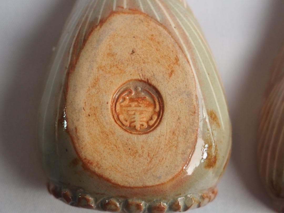 12代田原陶兵衛造『萩筍香合』（共箱）