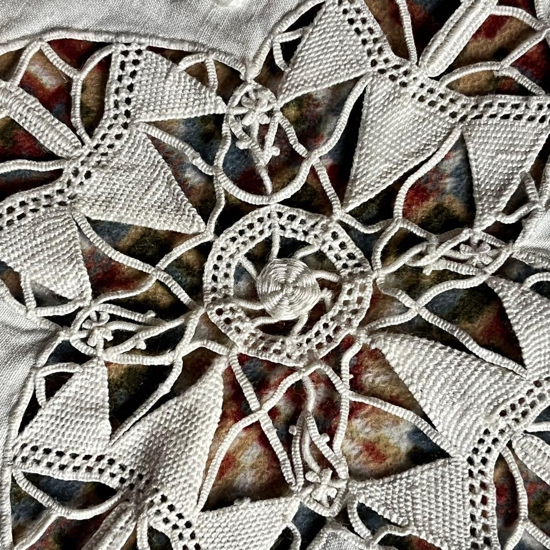 ヨーロピアン　ヴィンテージ　レース+刺繍テーブルクロス