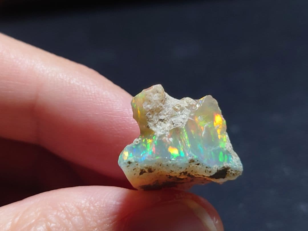 エチオピアウェロ産　オパール　ジュエリーグレード　原石　鉱物標本