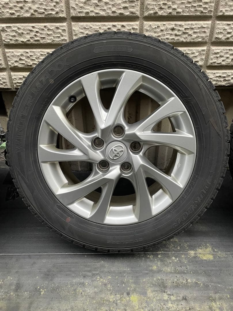 ①オーリスハイブリッド用純正16インチアルミホイールスタッドレスタイヤセット1本