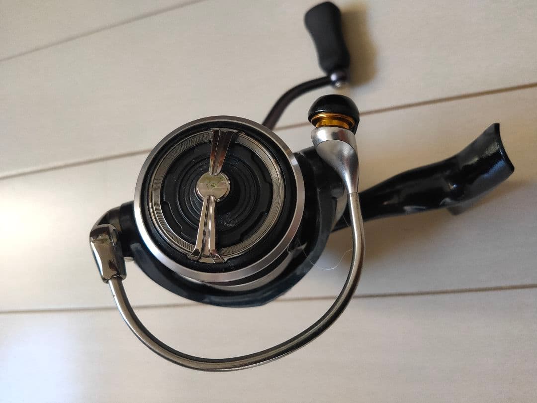 【中古】ダイワリール　20月下美人X LT2000S